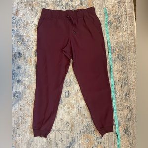 Lululemon On the Fly Jogger Size 10